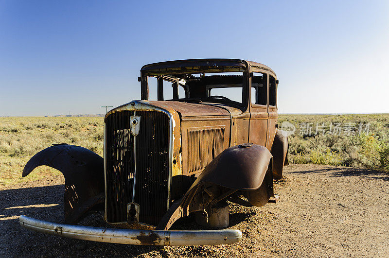 Old Car, Painted Desert，亚利桑那州